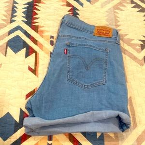 Womens Levi shorts